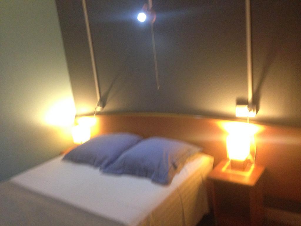 Hotel Thermidor Νεβέρ Δωμάτιο φωτογραφία